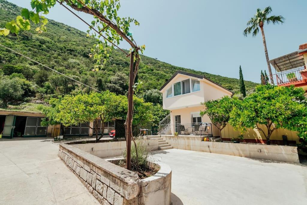 Apartamento Charmy Studio Lux Herceg Novi Exterior foto