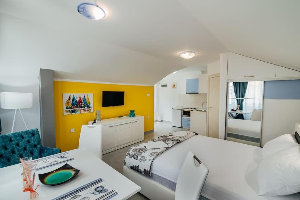 Apartamento Charmy Studio Lux Herceg Novi Exterior foto